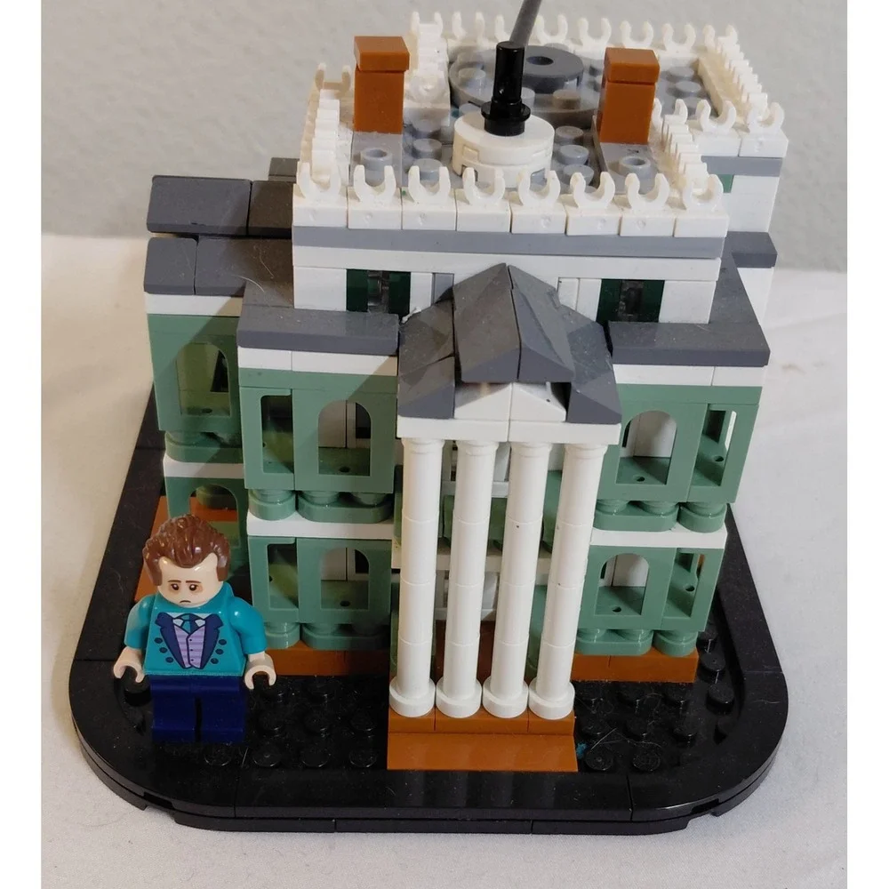 LEGO Mini Disney The Haunted Mansion (40521) - Built Model with Minifigure
